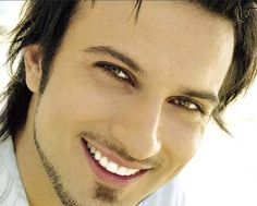 Tarkan il sorriso che infiamma i fans di tutto il mondo